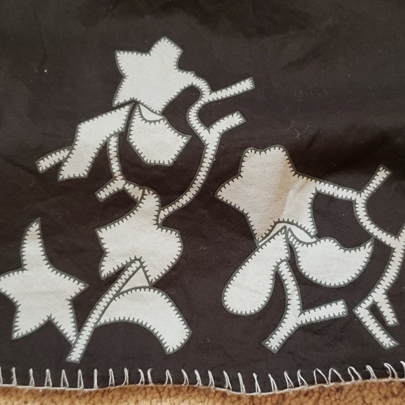 Goelia Flutter Strap Blouse - Picture 2 of 6